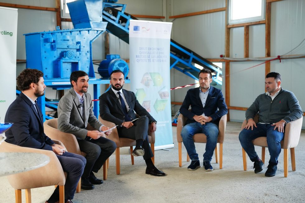 Presentation of the first glass recycling line in Bubq, Albania (Photo: EU Delegation in Tirana)